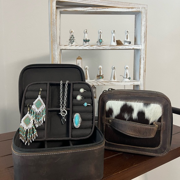 New Crazy Horse Leather & Cowhide Small Jewelry Box Rustic Gift😍 With Jewelry - Picture 2 of 11